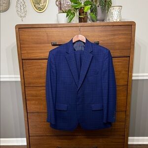Jos. A. Bank Men's Blue Checkered Blazer 44 Short / 38 Waist